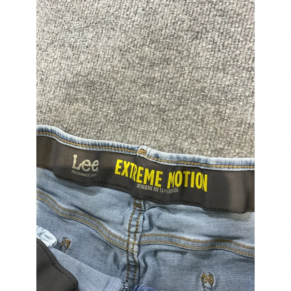Lee Extreme Motion Athletic Fit Tapered Leg Jeans 42x32 Stretch Blue Denim